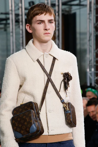 Look 33